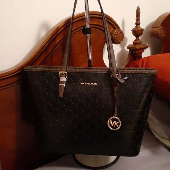 MICHAEL KORS embossed leather EW tote. Black - Picture 9 of 9